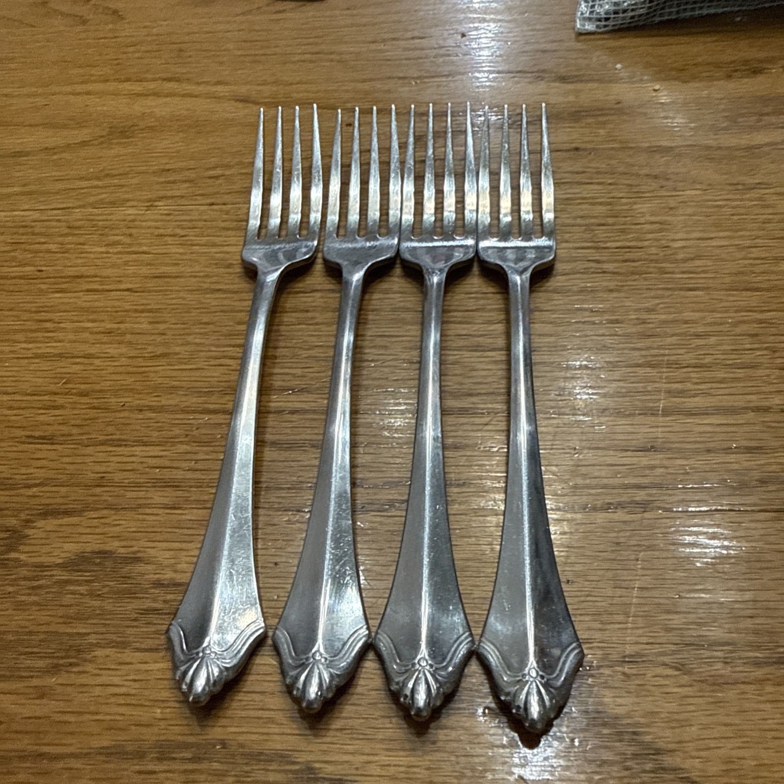 4 Oneida KENWOOD STAINLESS Community DINNER FORKS Nice!