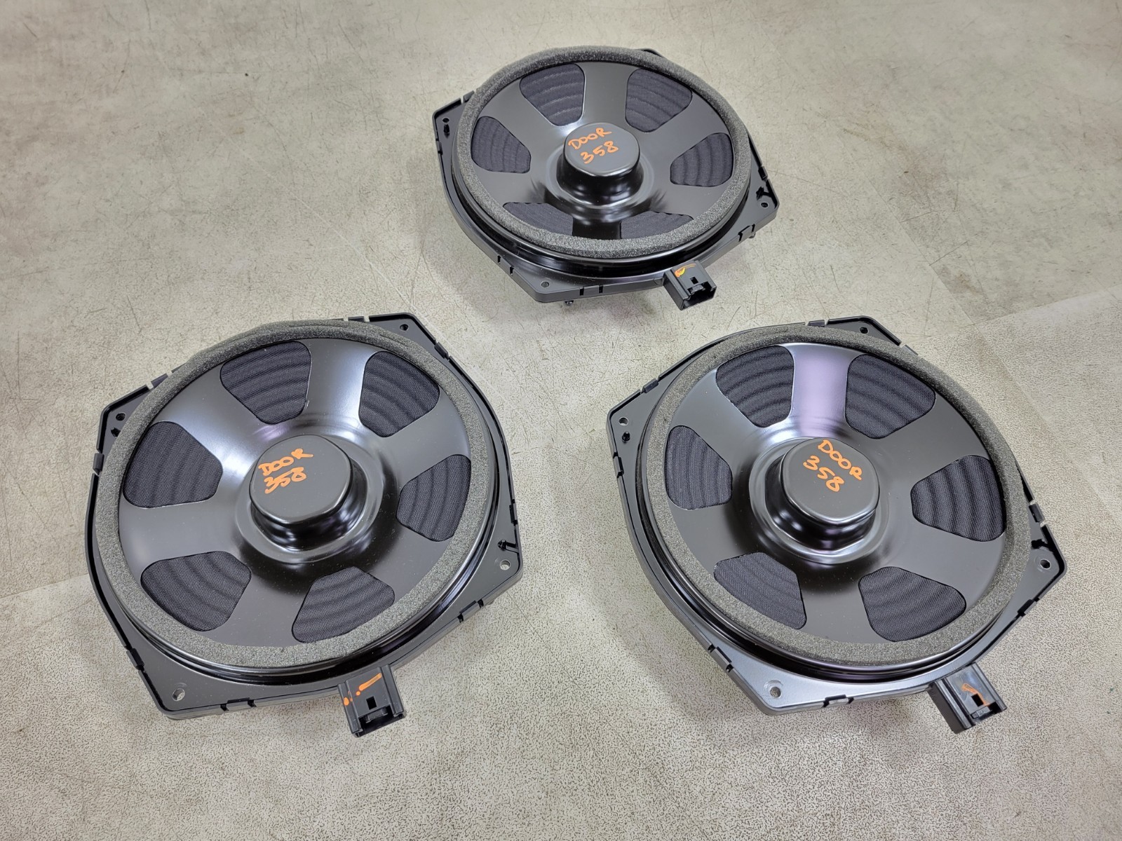 RANGE ROVER SPORT L494 13-18 FRONT / REAR DOOR SPEAKER *PRICE FOR ONE*