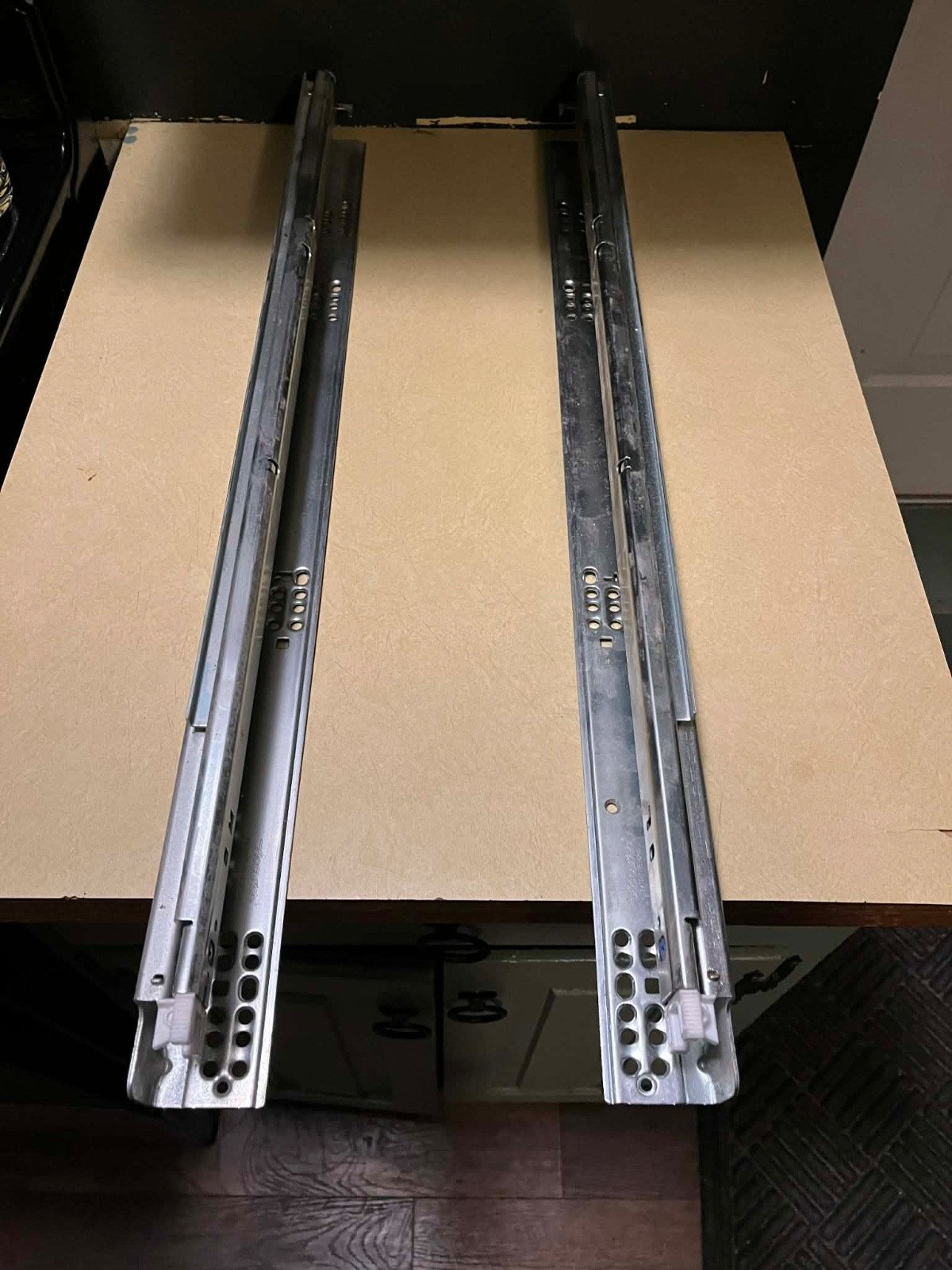 Accuride 3135EC - 28" ECLIPSE EASY-CLOSE AND UNDERMOUNT SLIDE