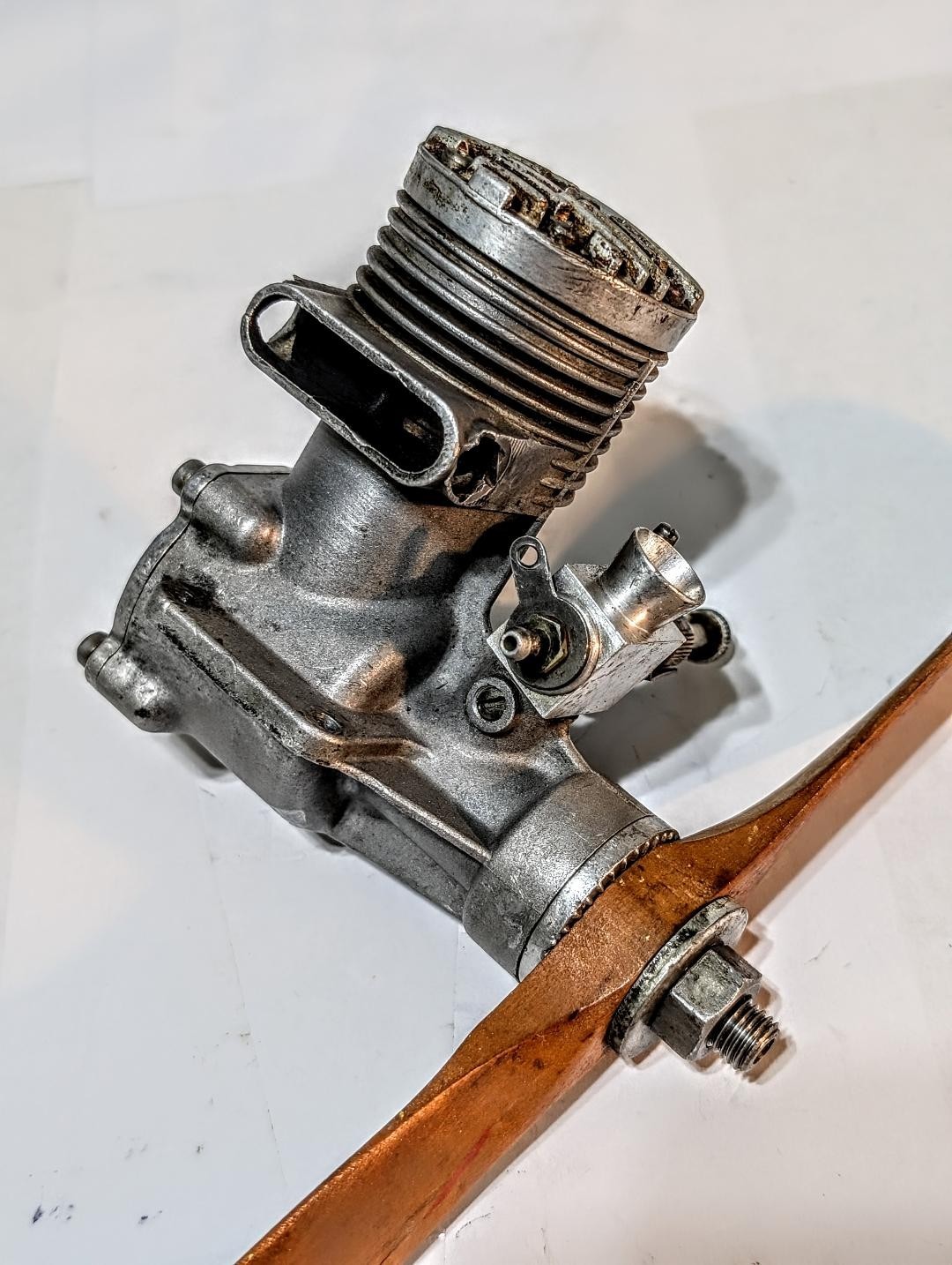 VECO 45 RADIO CONTROL ENGINE, GREAT COMPRESSION, V/G CONDITION