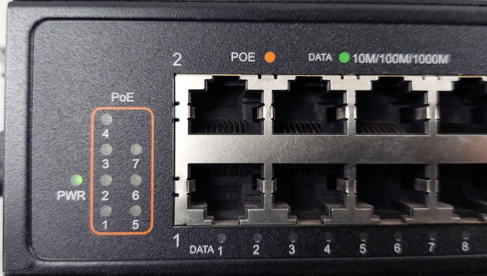 Intellinet 561624 - Switch 8-Port