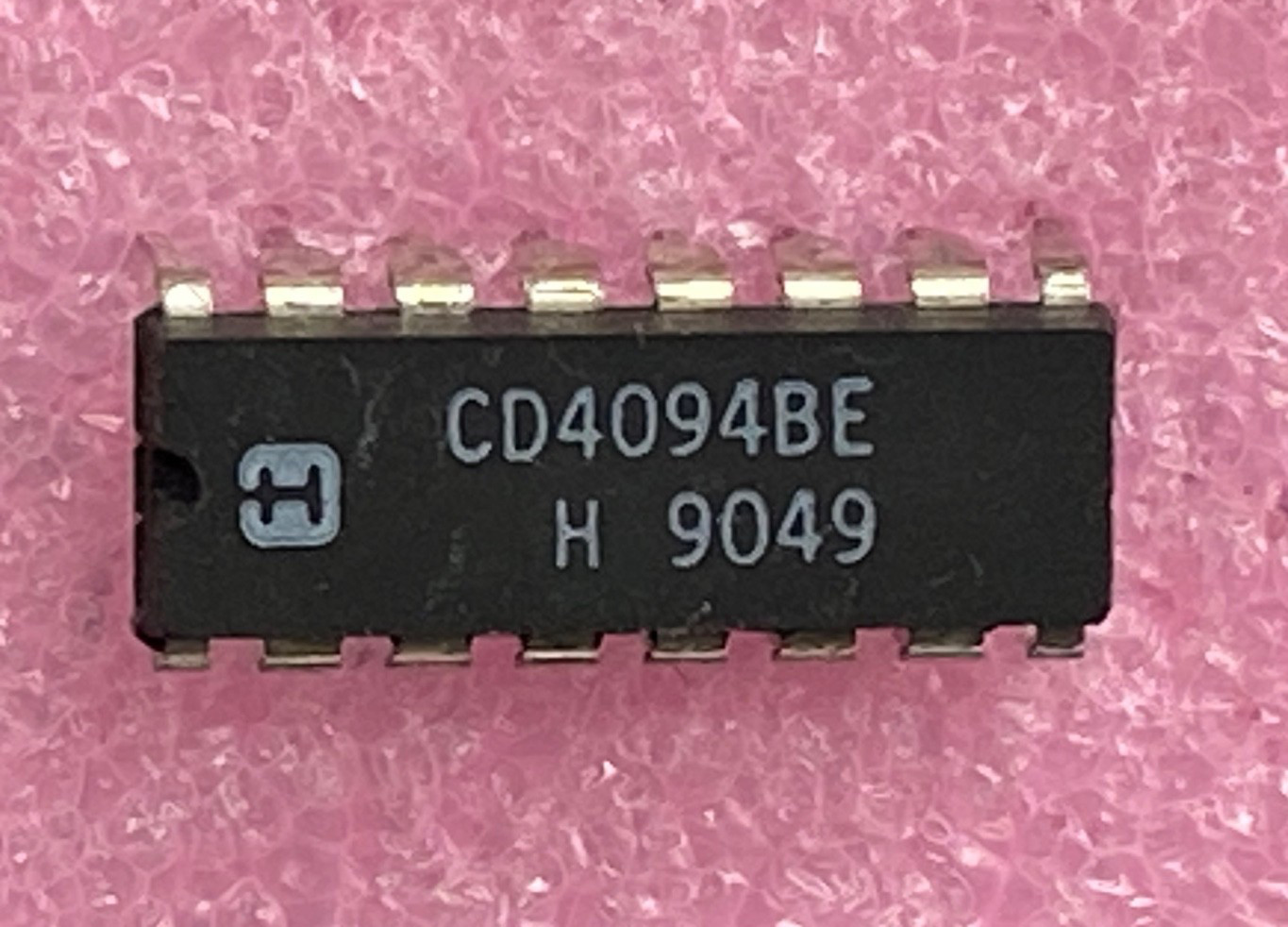 Harris CD4094BE 8-stage shift-to-store bus register Integrated Circuit