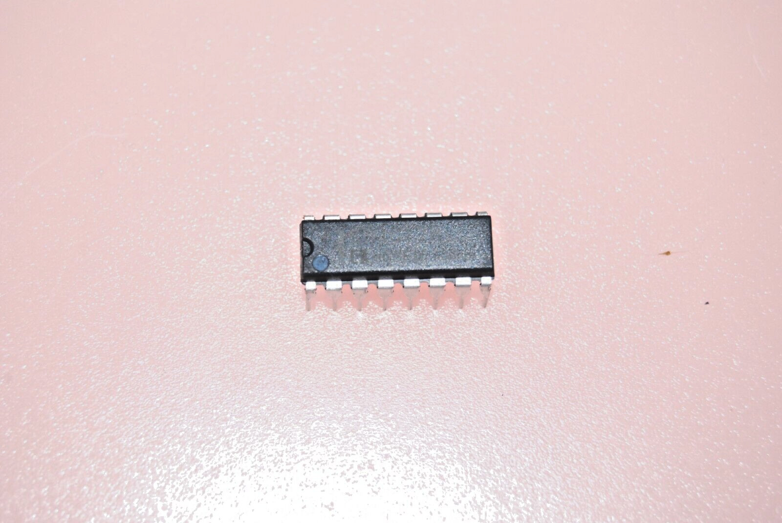 Texas Inst. CD4017 integrated circuit 16 pin DIP -NEW-