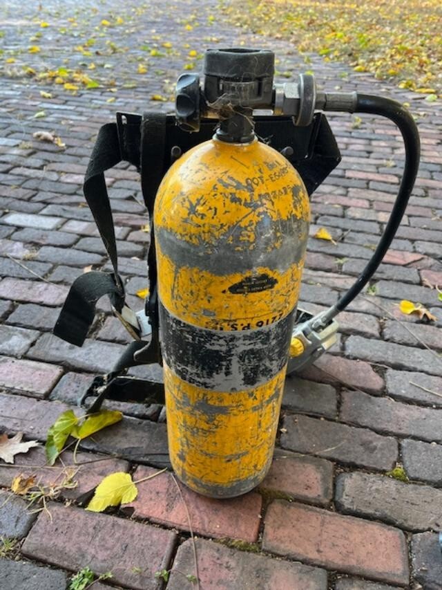 Fireman used SCBA kits (2)
