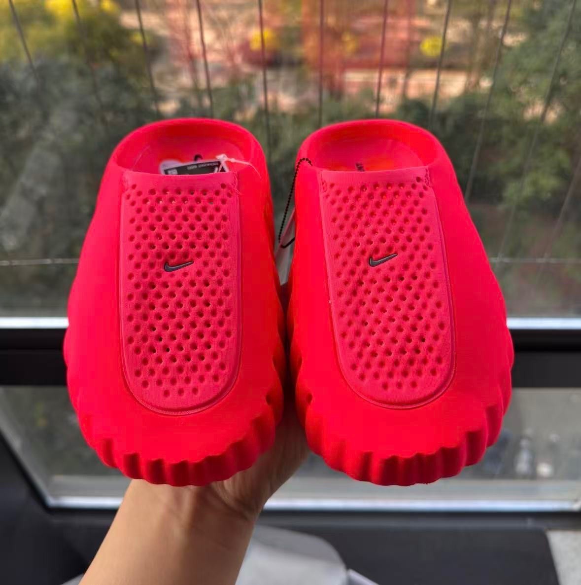 Nike Mind 001 Comfortable And Fit-Tight Tech Style Slippers For Men - Red -