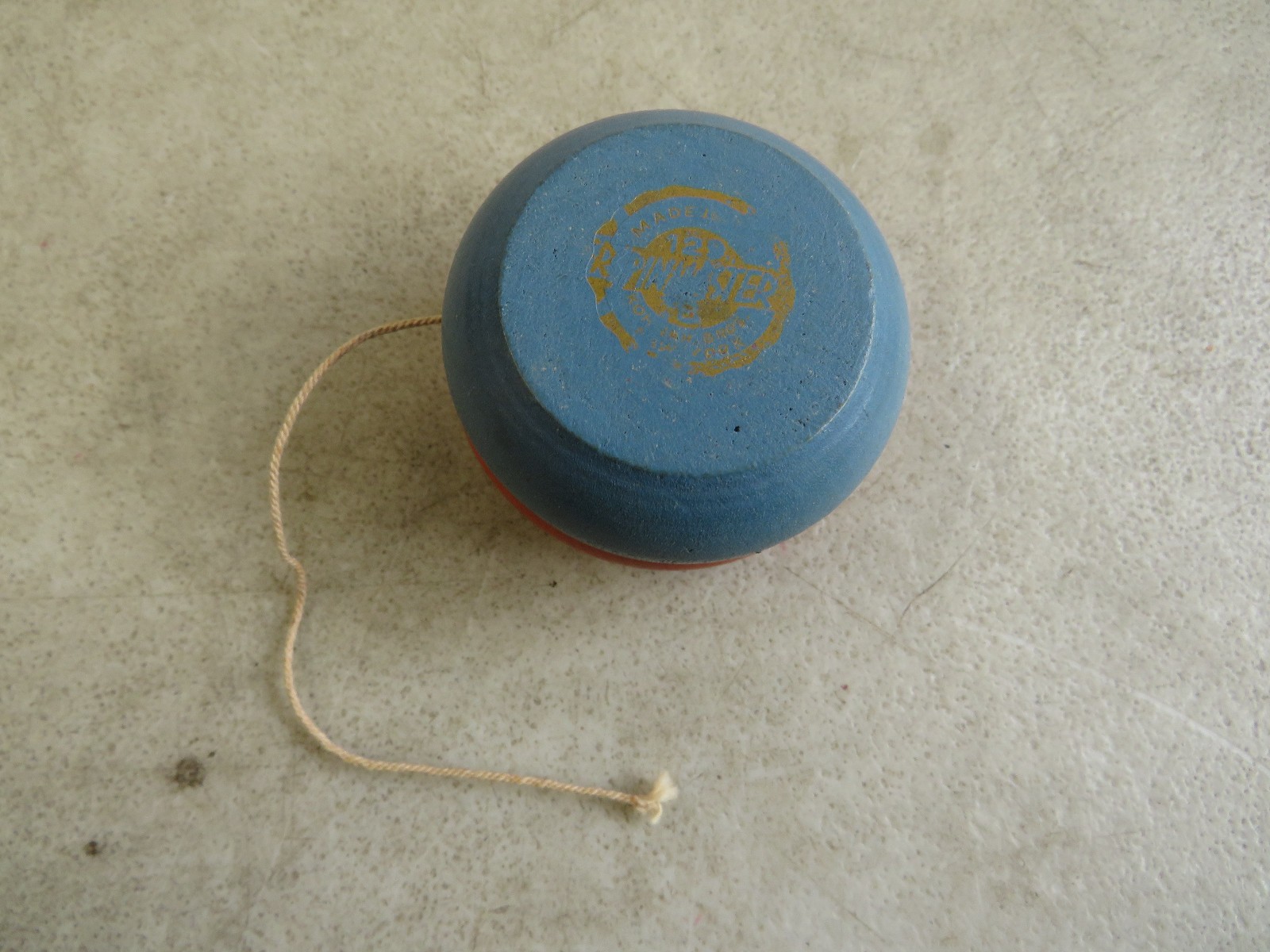 Vintage Spinmaster #129 Red Blue Wooden Yo-Yo 2"