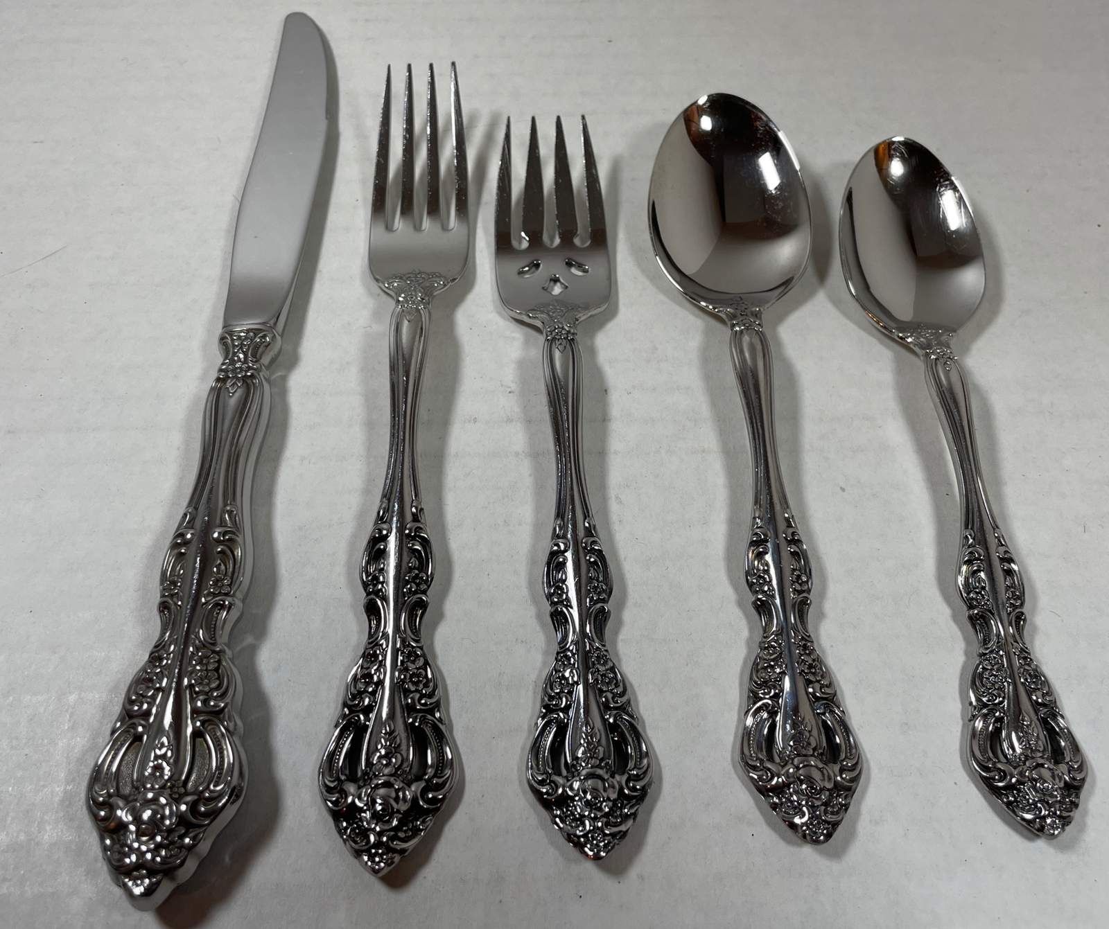 Oneida Michelangelo 5 Piece Place Setting Heirloom USA Stainless Flatware