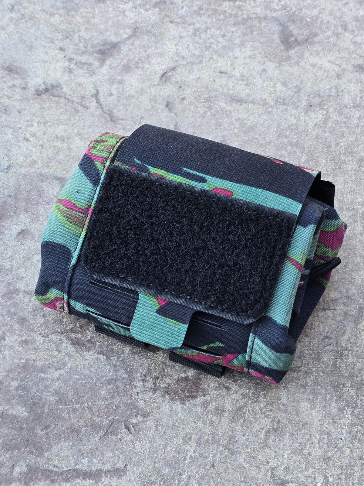 TITAN DUMP POUCH - Internal Magazine Carrier - Molle mountable - Foldable - USA