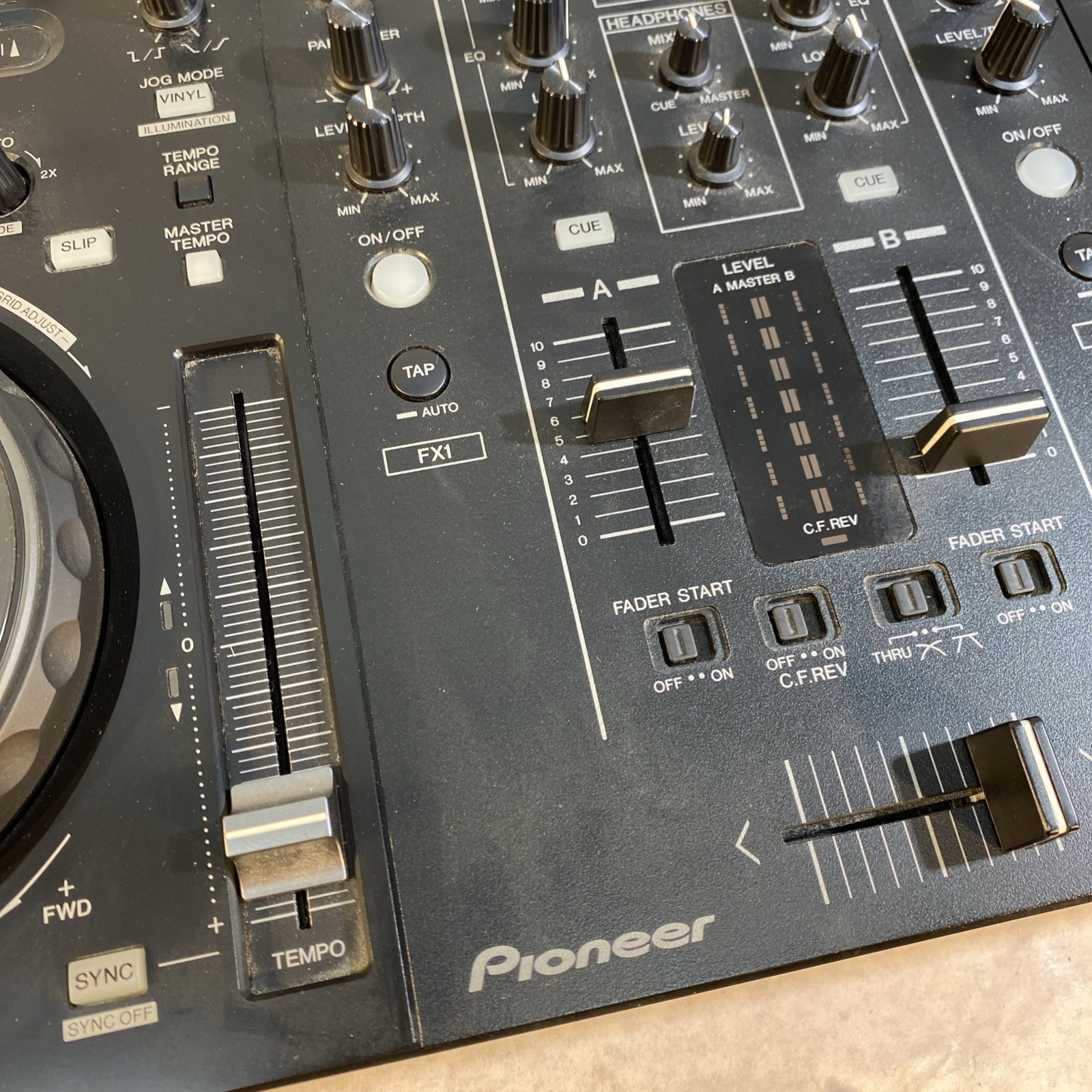 Pioneer DDJ-S1 DJ Controller - Used - Original Box