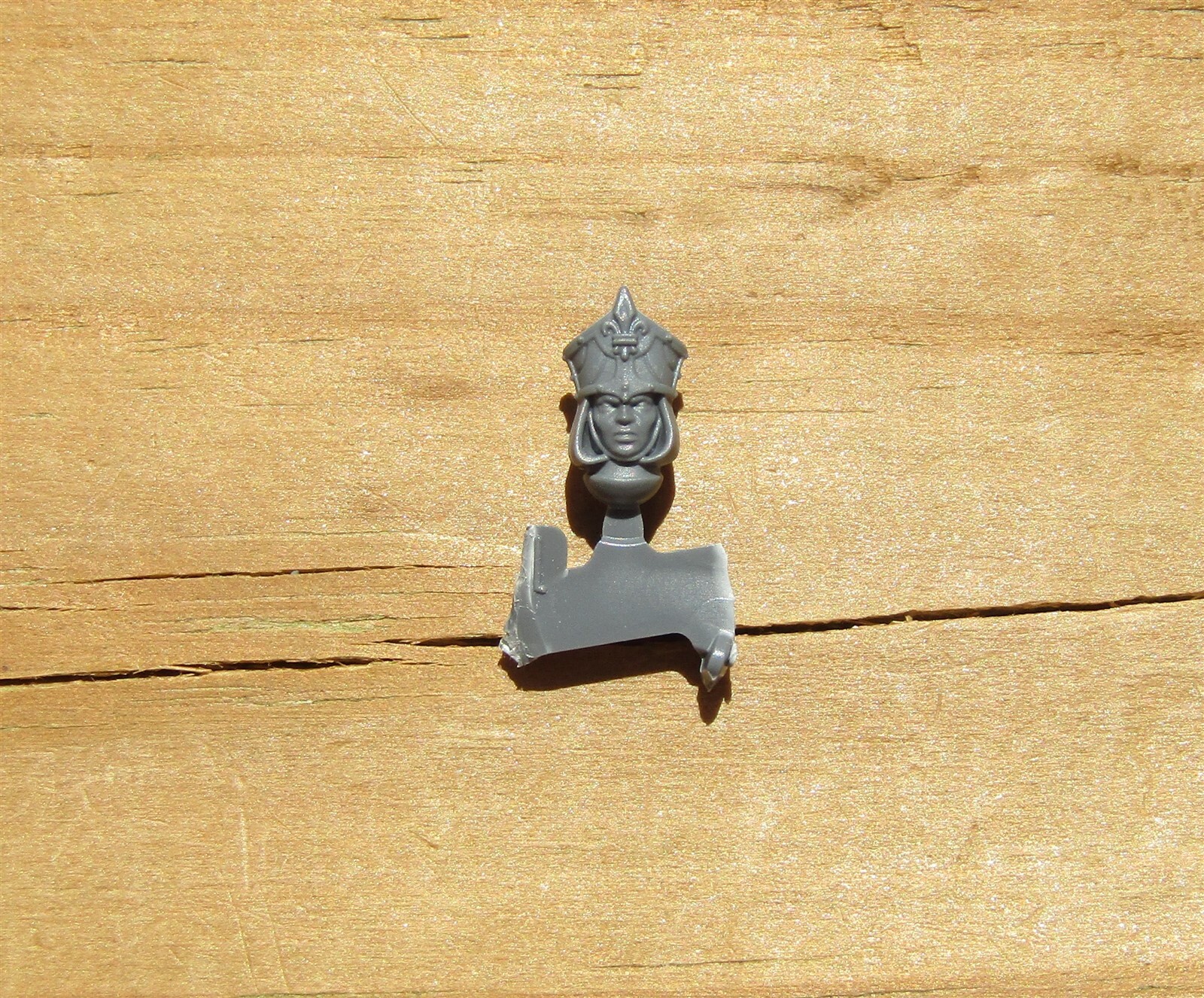 40K Sisters of Battle Novitiates Superior Head Mitre Pope Hat A Bits
