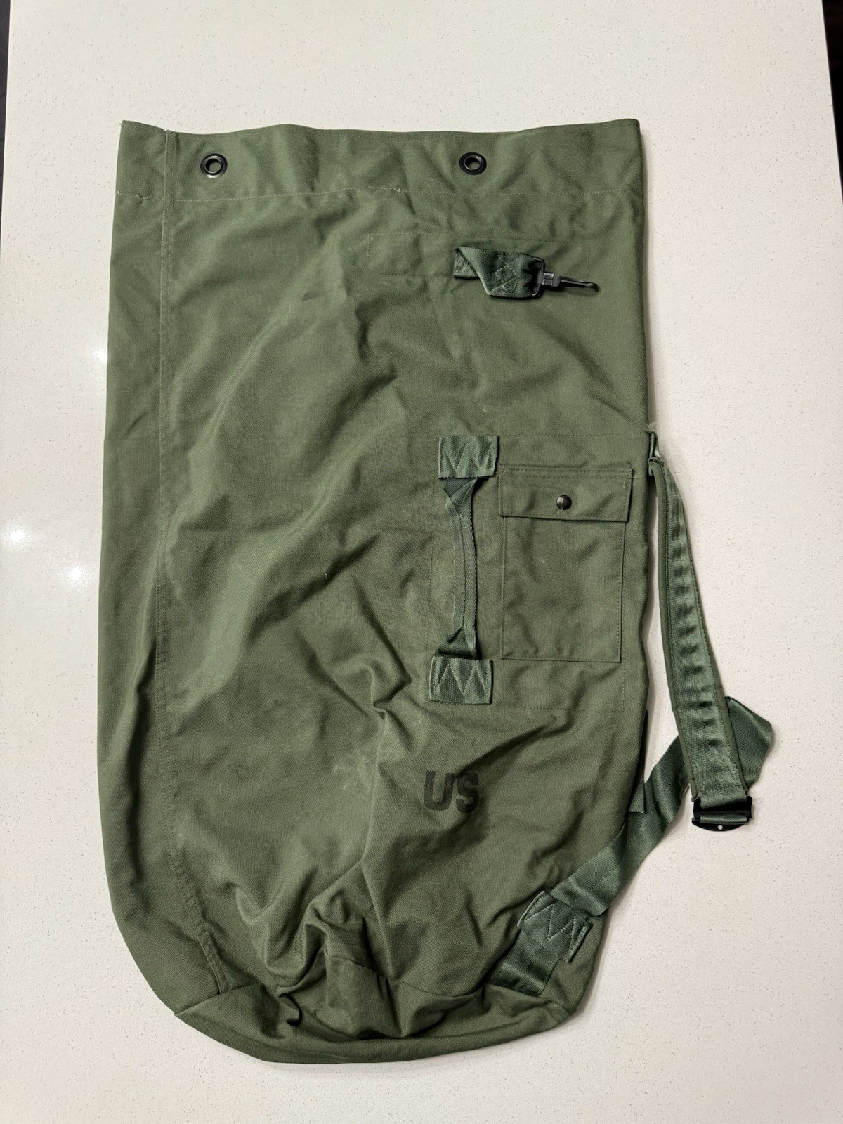 USGI Vtg Military Duffel / Sea  Bag OD Green Nylon Carry Straps Army Duffel