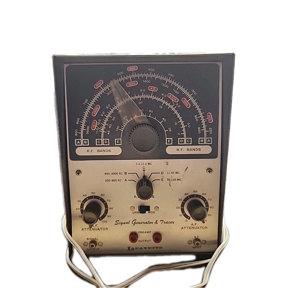 Vintage KT-208 3 TUBE SIGNAL GENERATOR Rare Find-Turns On- All Tubes Light Up.