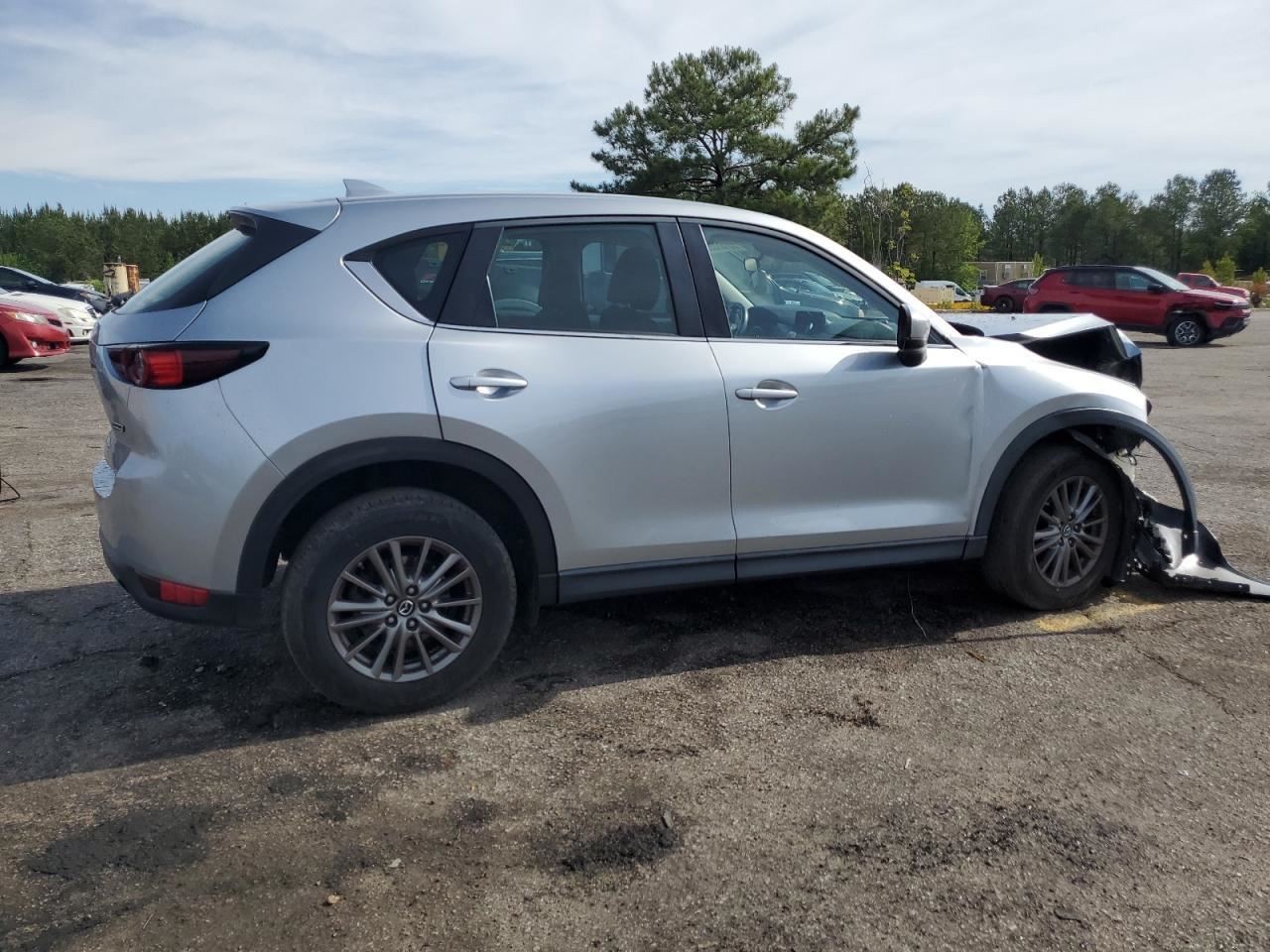 CX-5 2018 Glove Box 4689648