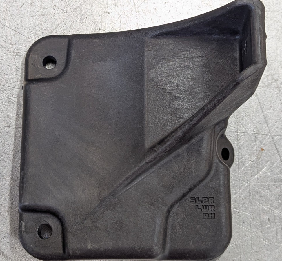 A22-68052-001 Freightliner Cascadia Cab Extension Bracket Sleeper Bunk Lower RH
