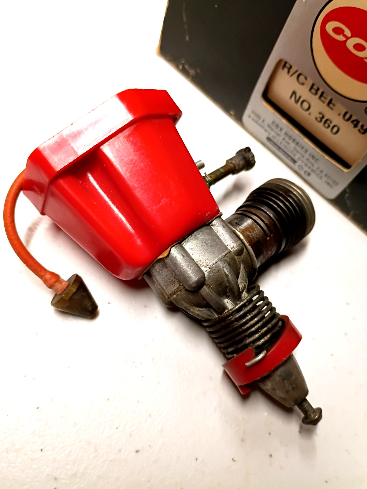 Vtg COX R/C BEE .049 Model Airplane Engine w/Muffler Tools Box Good Compression!