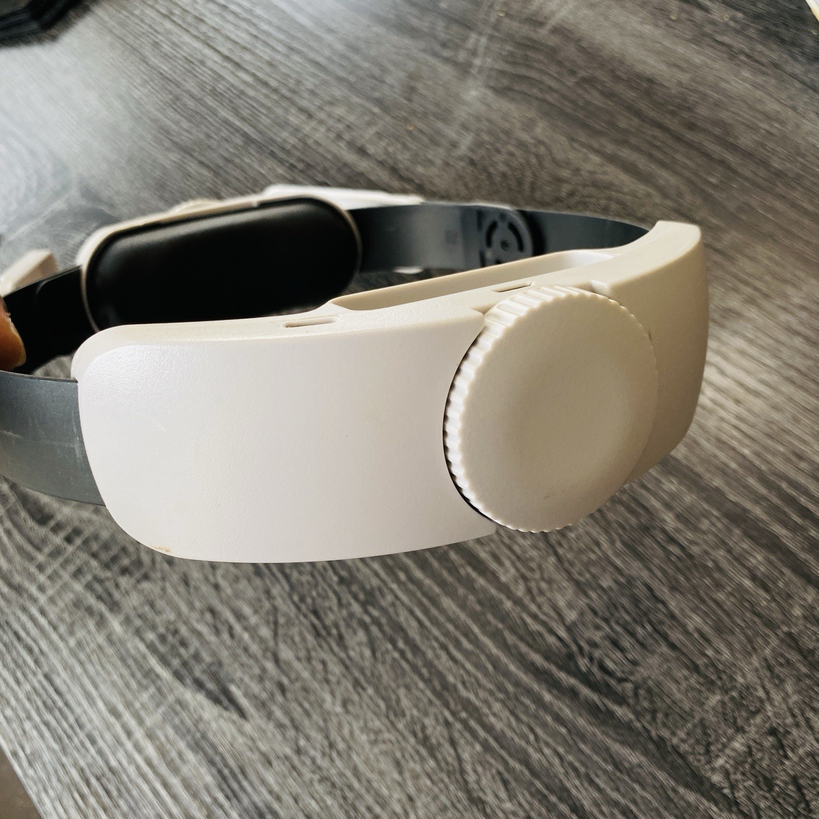 Meta Quest MQ2000 Headstrap W 2 USB C Ports