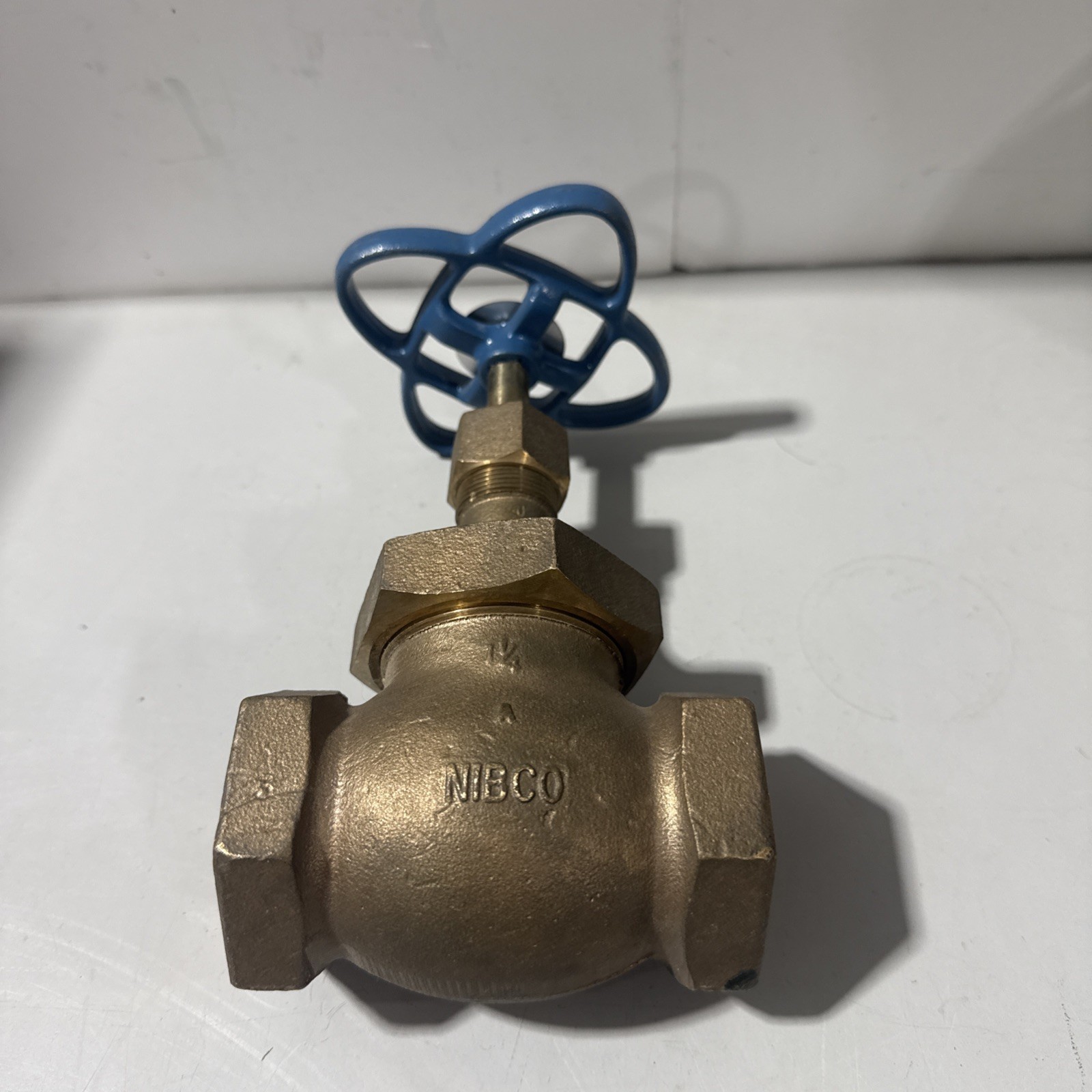 Nibco T-235-Y 1-1/4" Bronze Globe Valve, 300 CWP, 150 SWP, NPT Threading - NEW