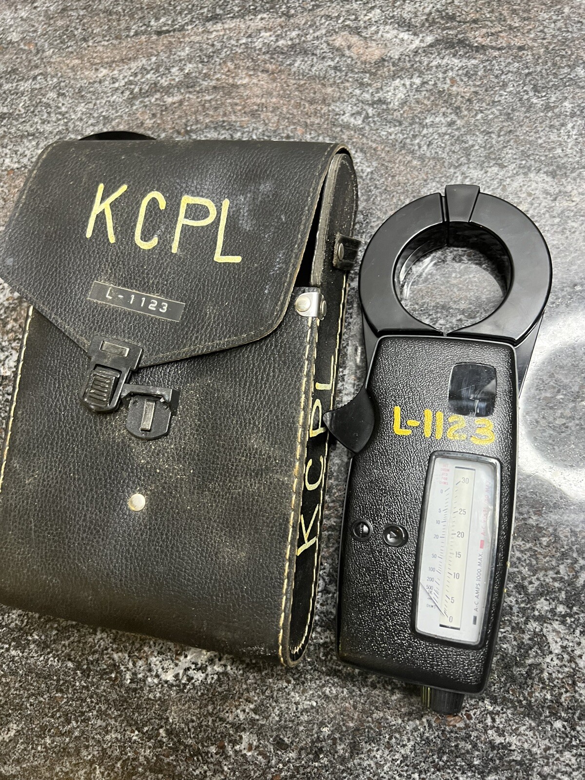 Vintage GE Voltmeter Meter Snapper 942D