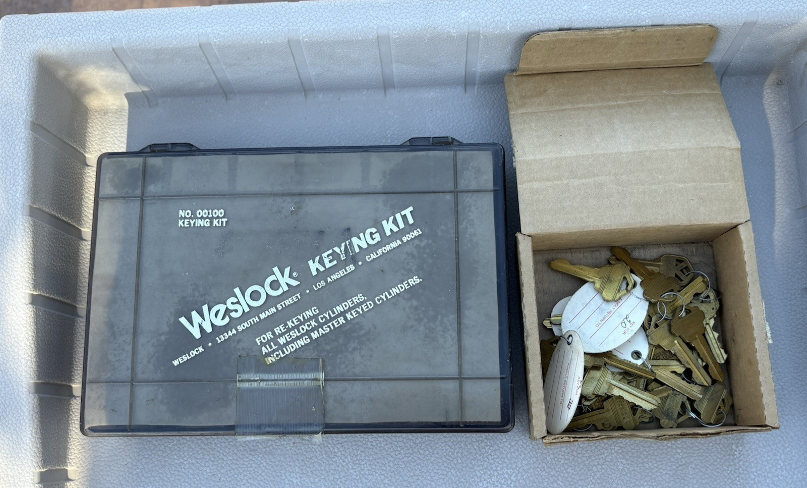 Vintage Weslock No. 00100 Keying Kit with Extra Pre-Cut Weslock Homeowner Keys