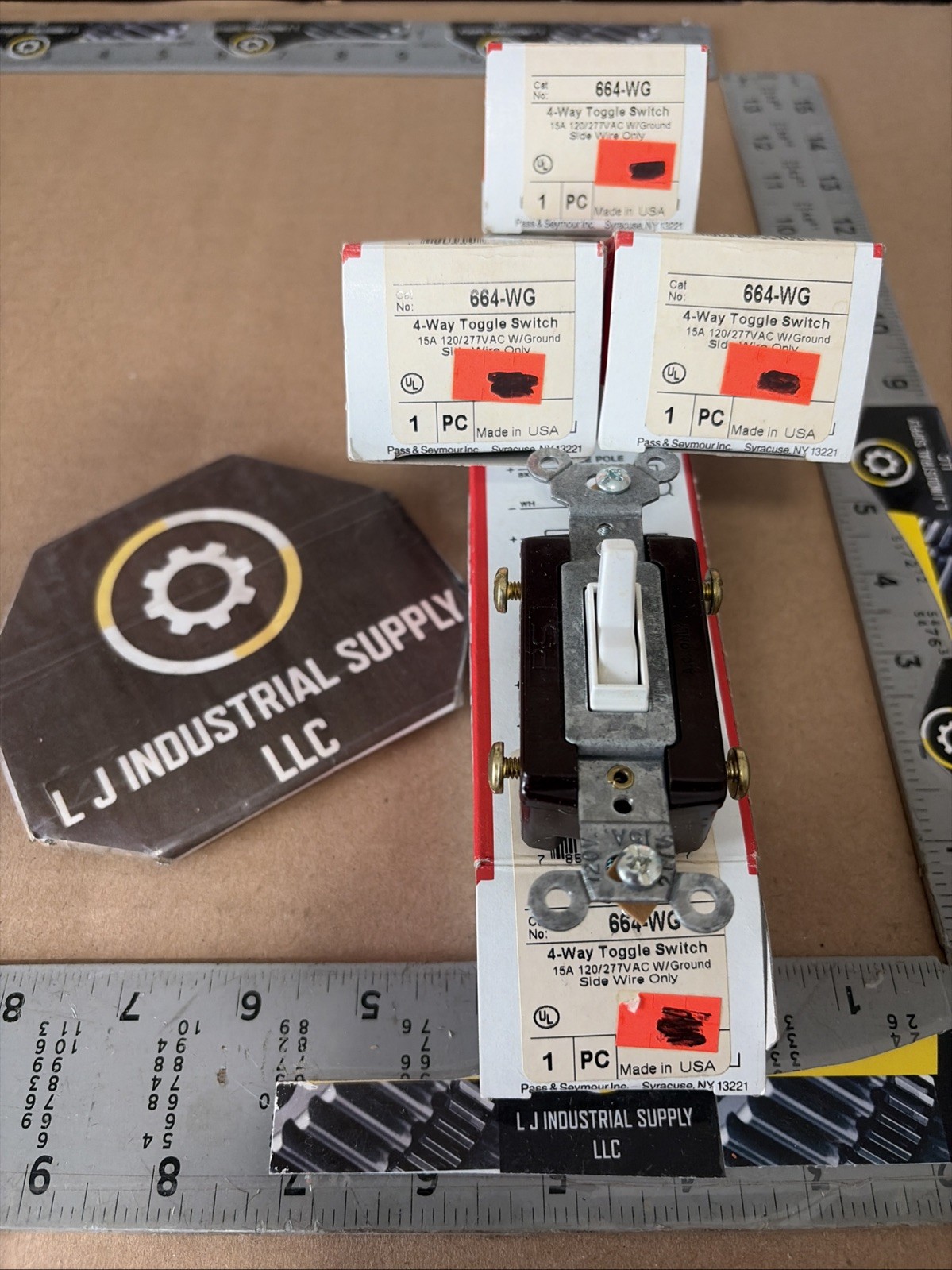 NEW [Qty-4!] PASS & SEYMOUR 664-WG 4-Way Toggle Switches 15A/120-277V w/ Ground