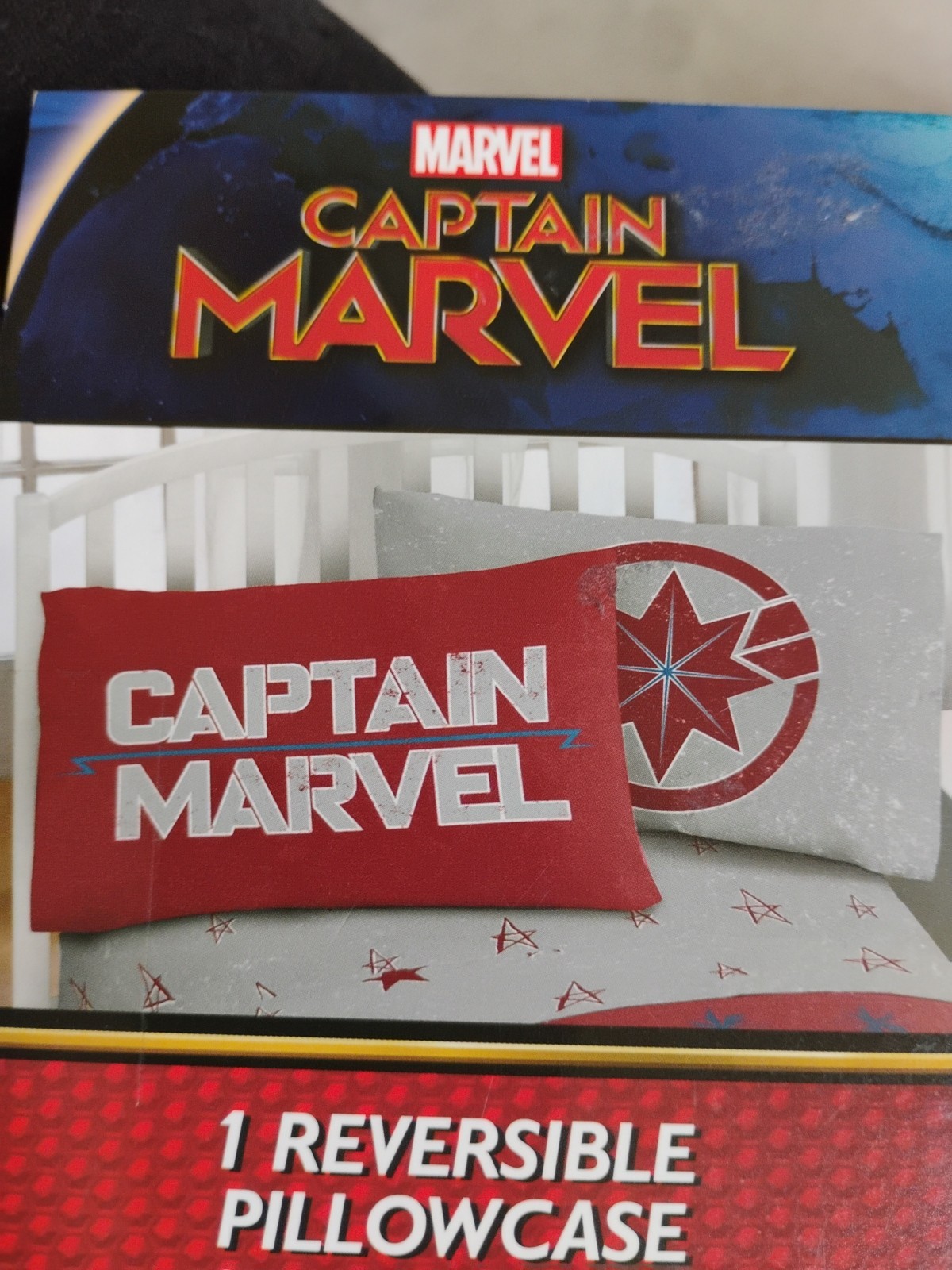 MARVEL CAPTAIN MARVEL REVERSIBLE PILLOWCASE ( NEW )