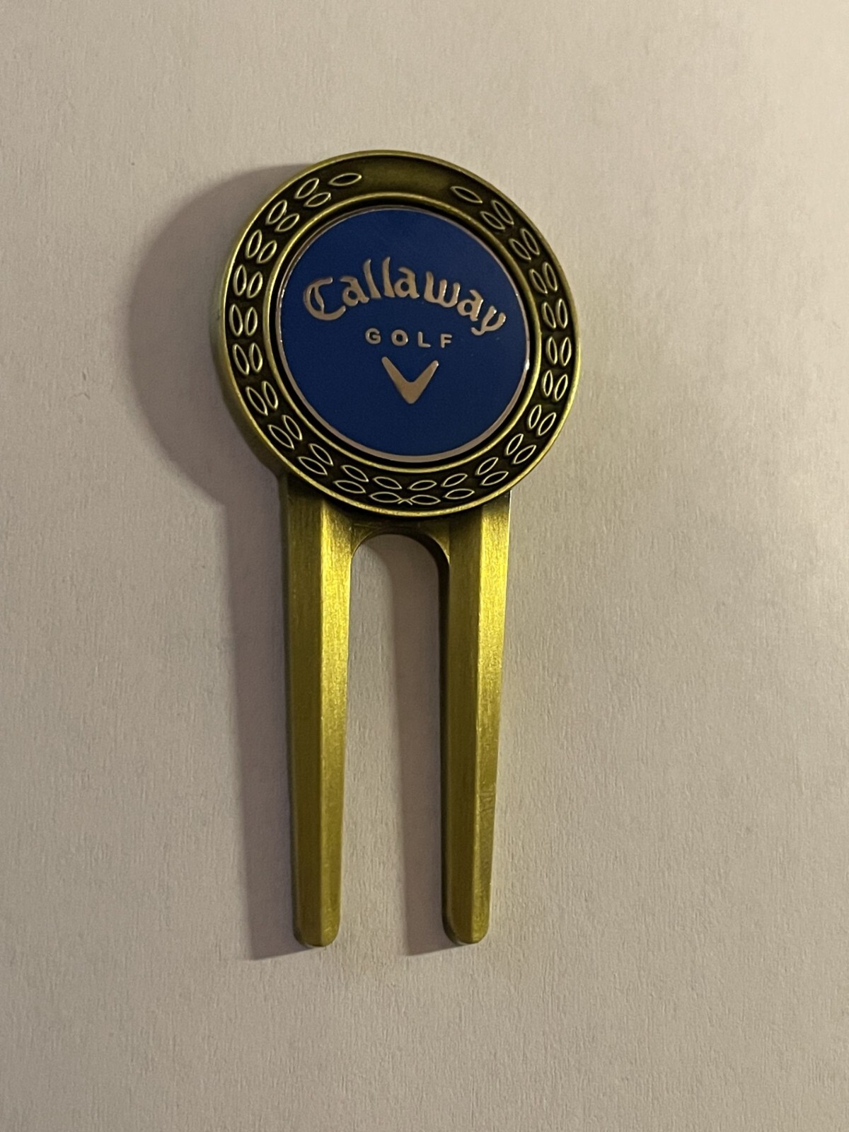 (1) Rare Callaway Golf Divot Tool & 1" Flat Coin Style Golf Marker - A Beauty!