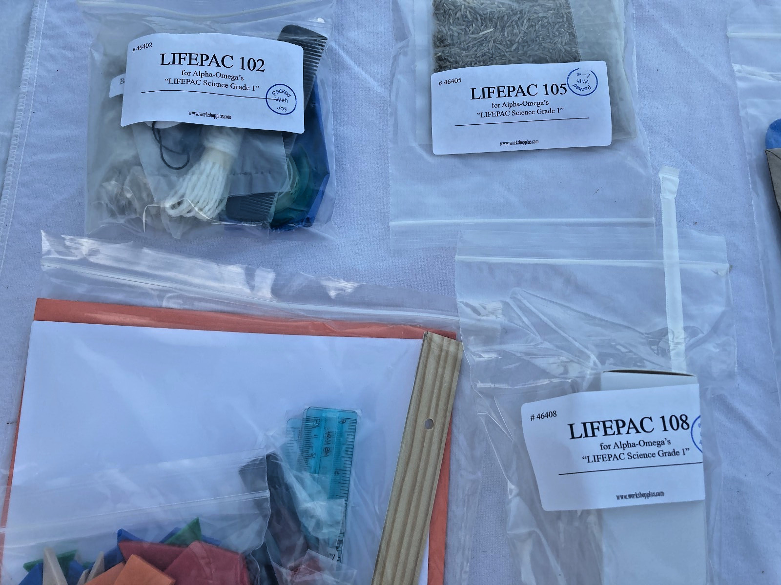 Alpha-Omega's Lifepac Science: Grade 1 Complete Lab Kit