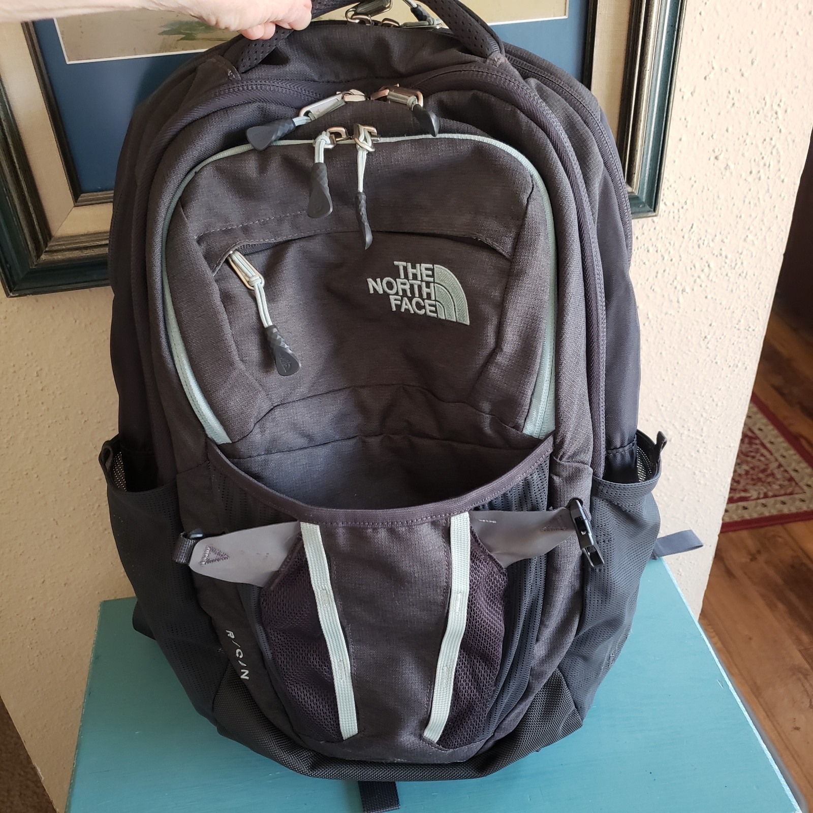 THE NORTH FACE Unisex Recon Commuter Backpack Gray