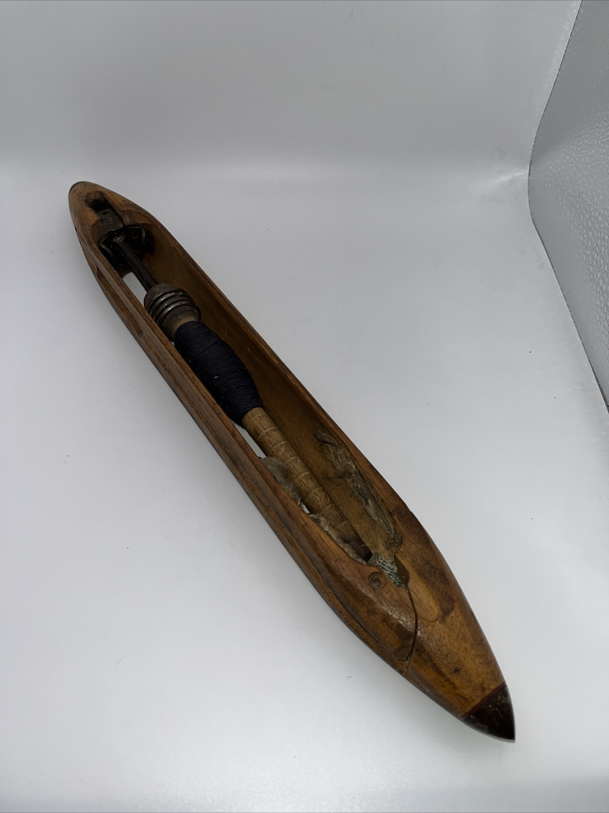 Vintage 16" Brown Wooden Loom Boat & Metal Nice Spool Bobbin Weaving Shuttle