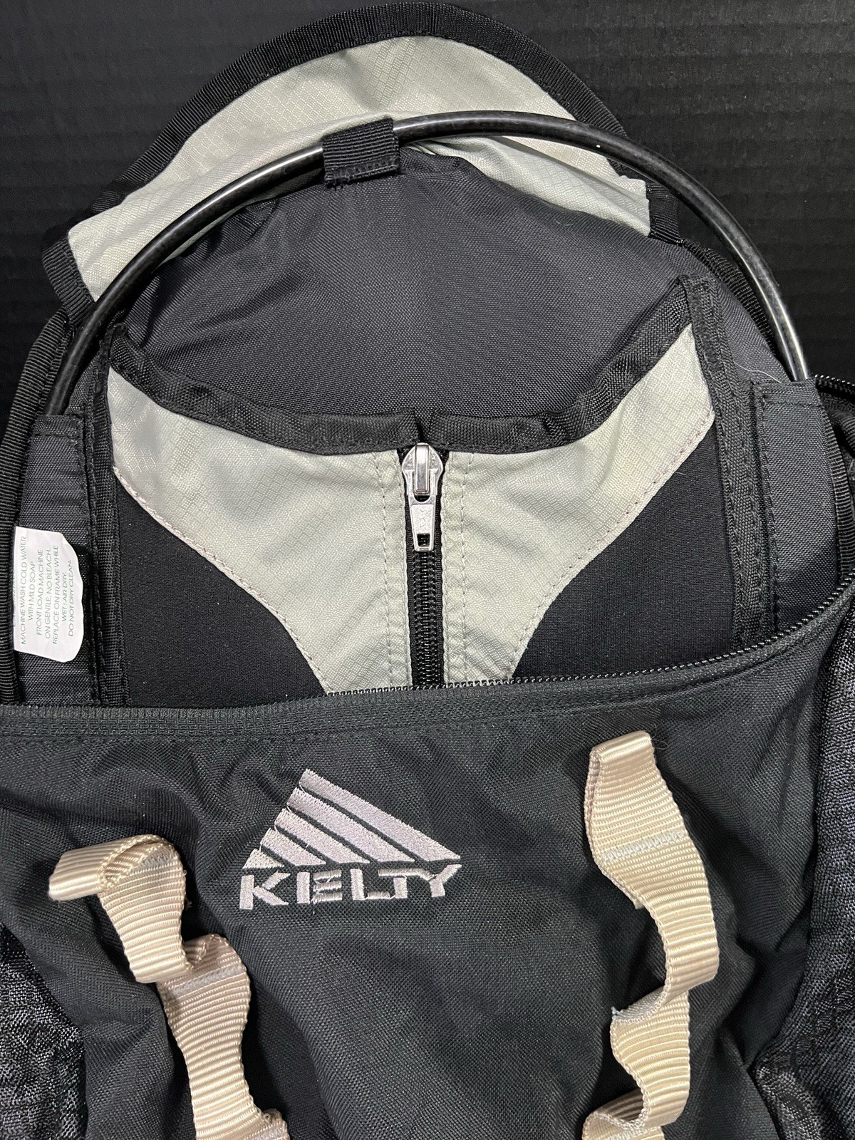 Kelty Whitney 1900 Black Backpack Hiking Hydration Daypack Style 22033060