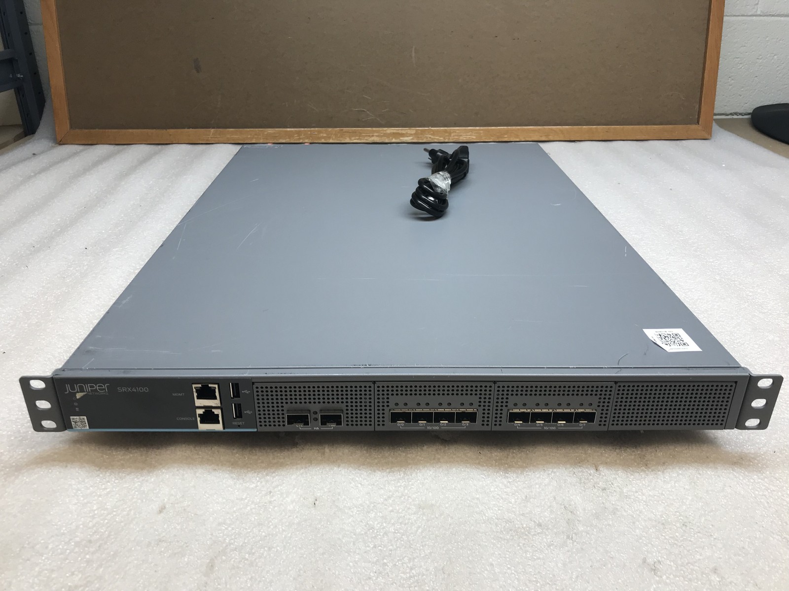 JUNIPER NETWORKS SRX4100 8-PORT 10G SFP+ SERVICE GATEWAY w/ 2x 650w PSU