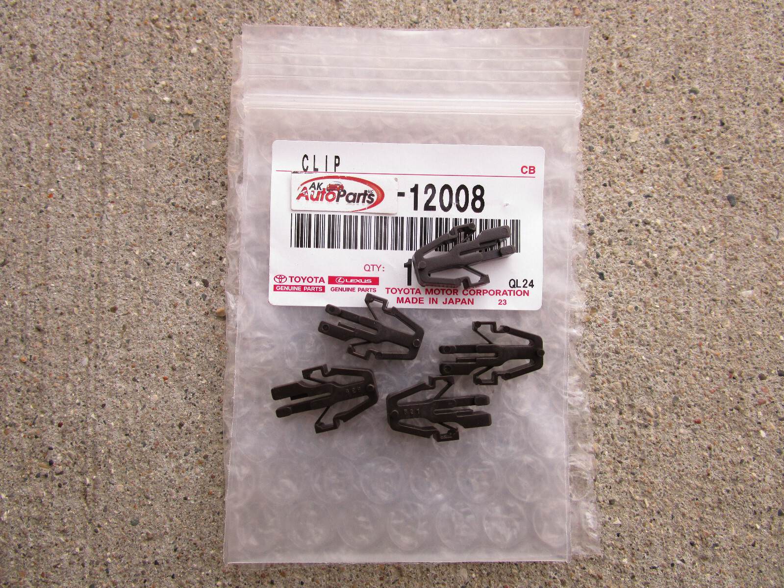 FITS: 79 - 83 TOYOTA PICKUP FRONT RADIATOR GRILLE RETAINER CLIPS QTY 5 OEM NEW