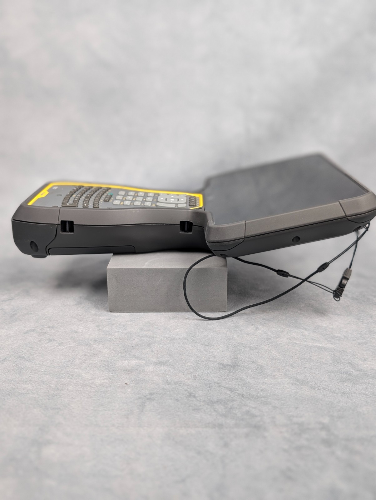 Trimble TSC7 Survey Controller | Access 2025.11 | General Survey + Roads Charger