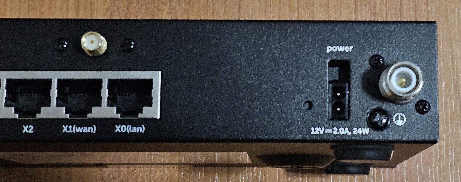 SonicWall TZ350W Wireless Firewall Security Appliance TZ 350W READ DESCRIPTION
