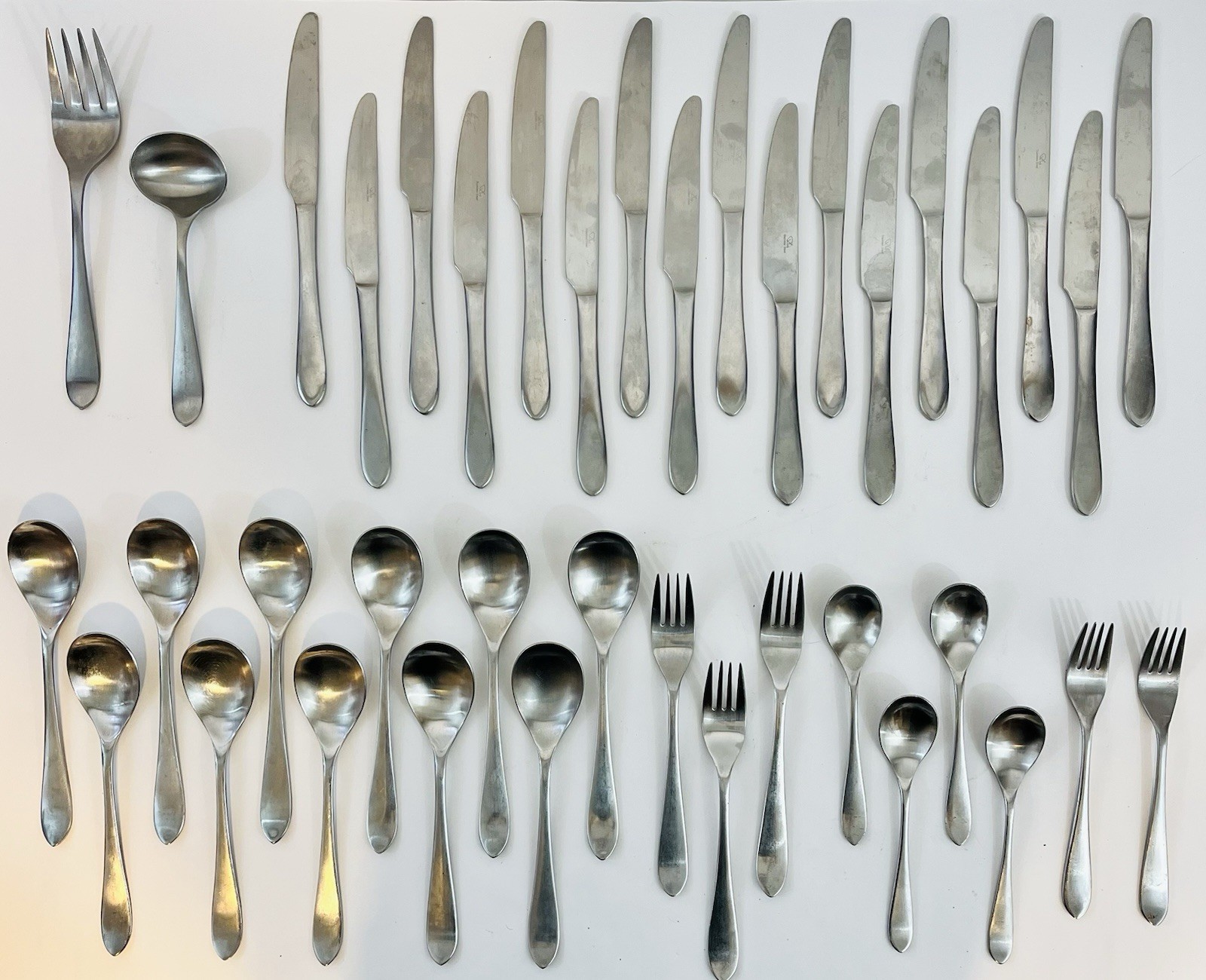 Robert Welch RW Meridian Flatware 39 pcs Satin Stainless Forks Spoons Knives++