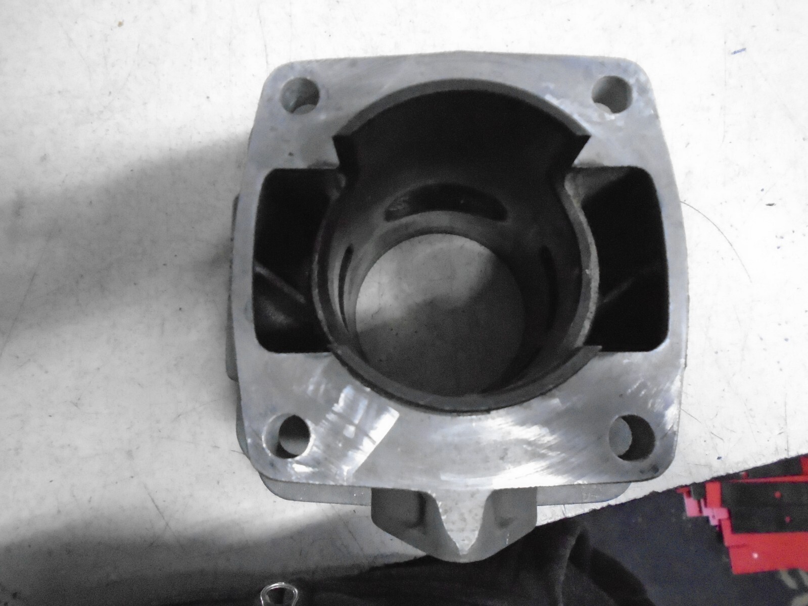 CHAPARRAL 250 G25A CYLINDER NEW TAKE OFF NOS