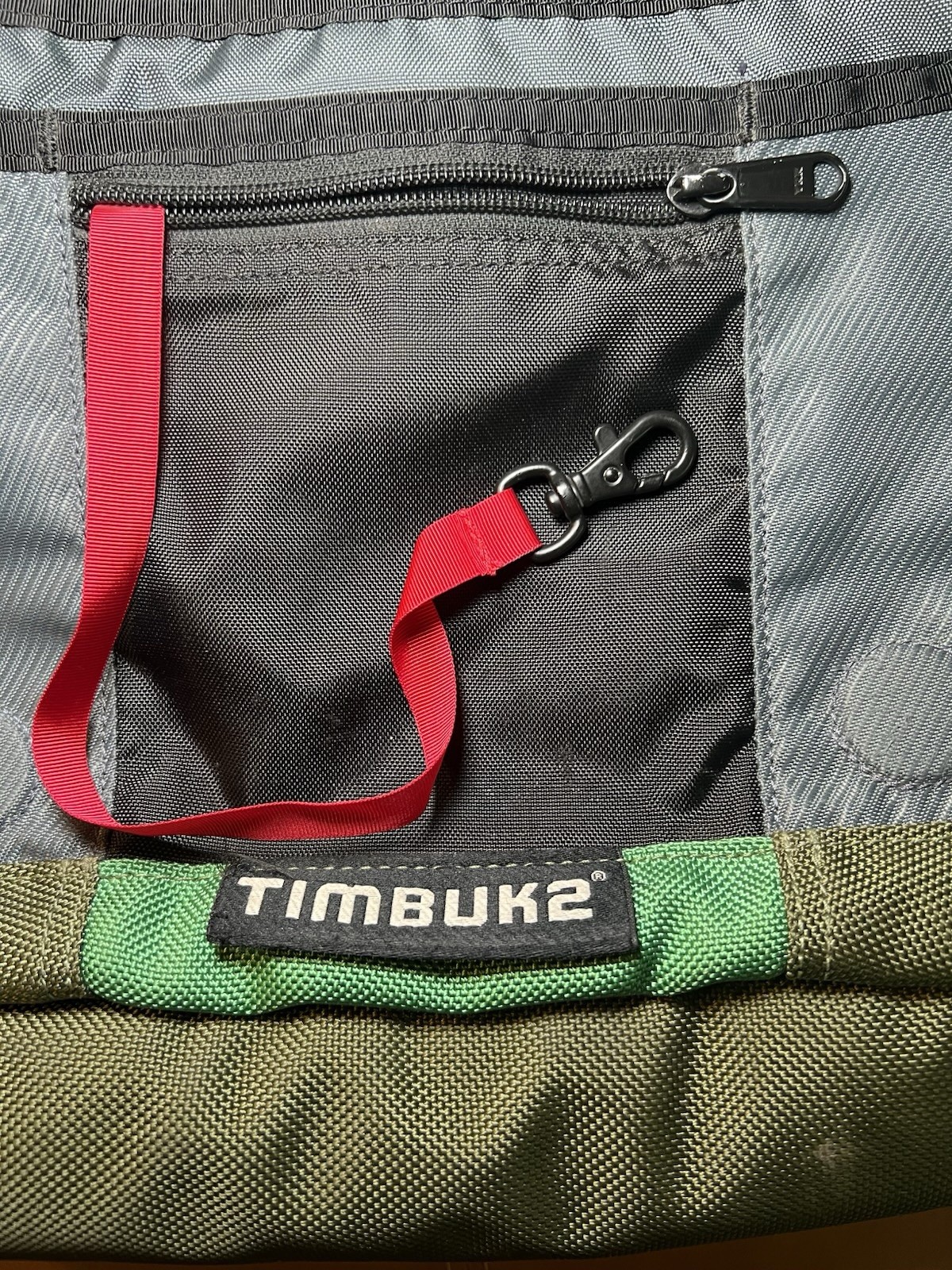 Timbuk2 Solid Green/Gray/Black Messenger Shoulder Bag Padded Adjustable Strap