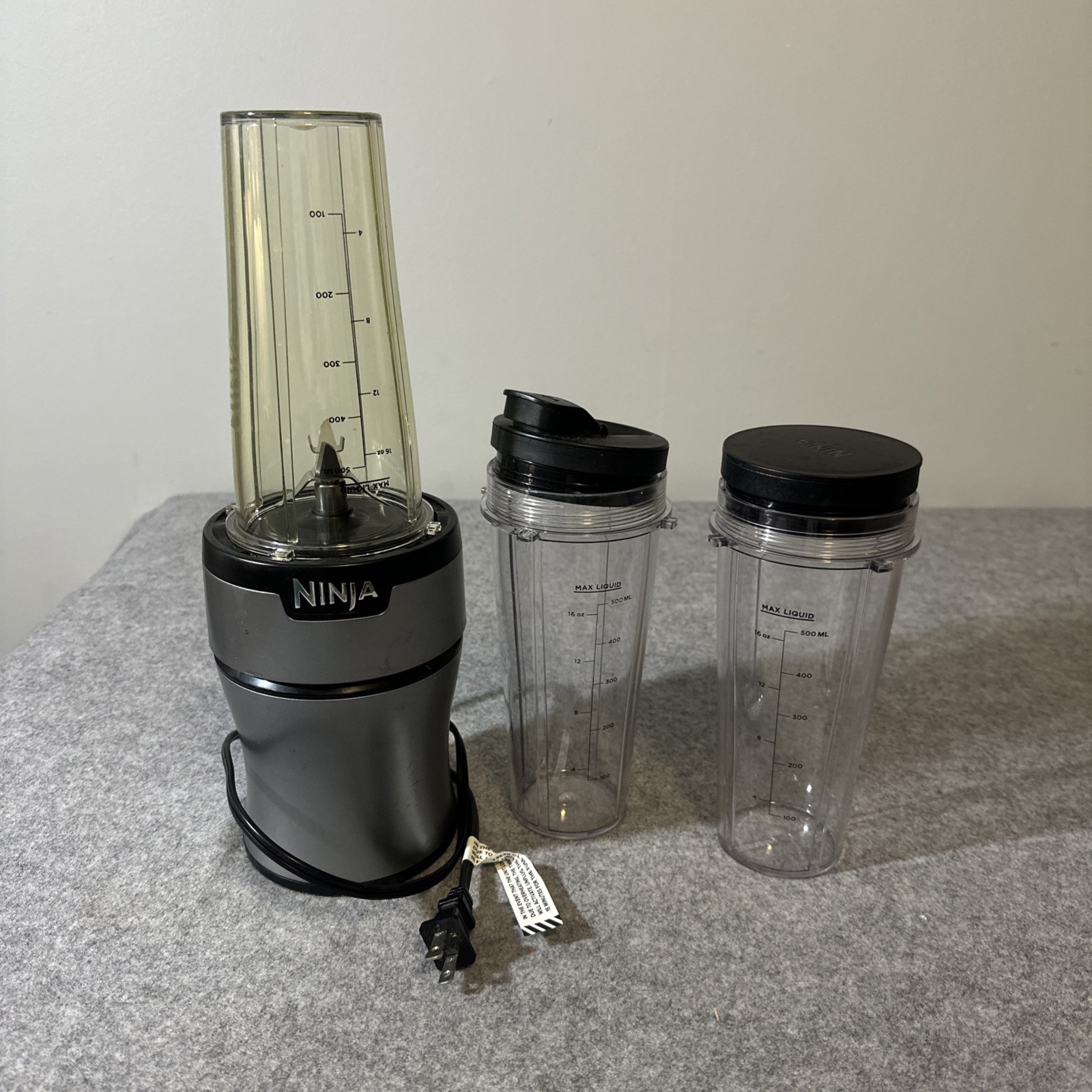 NINJA Nutri Blender System Bn301 120V  900W 3 Cups & 3 lids Tested