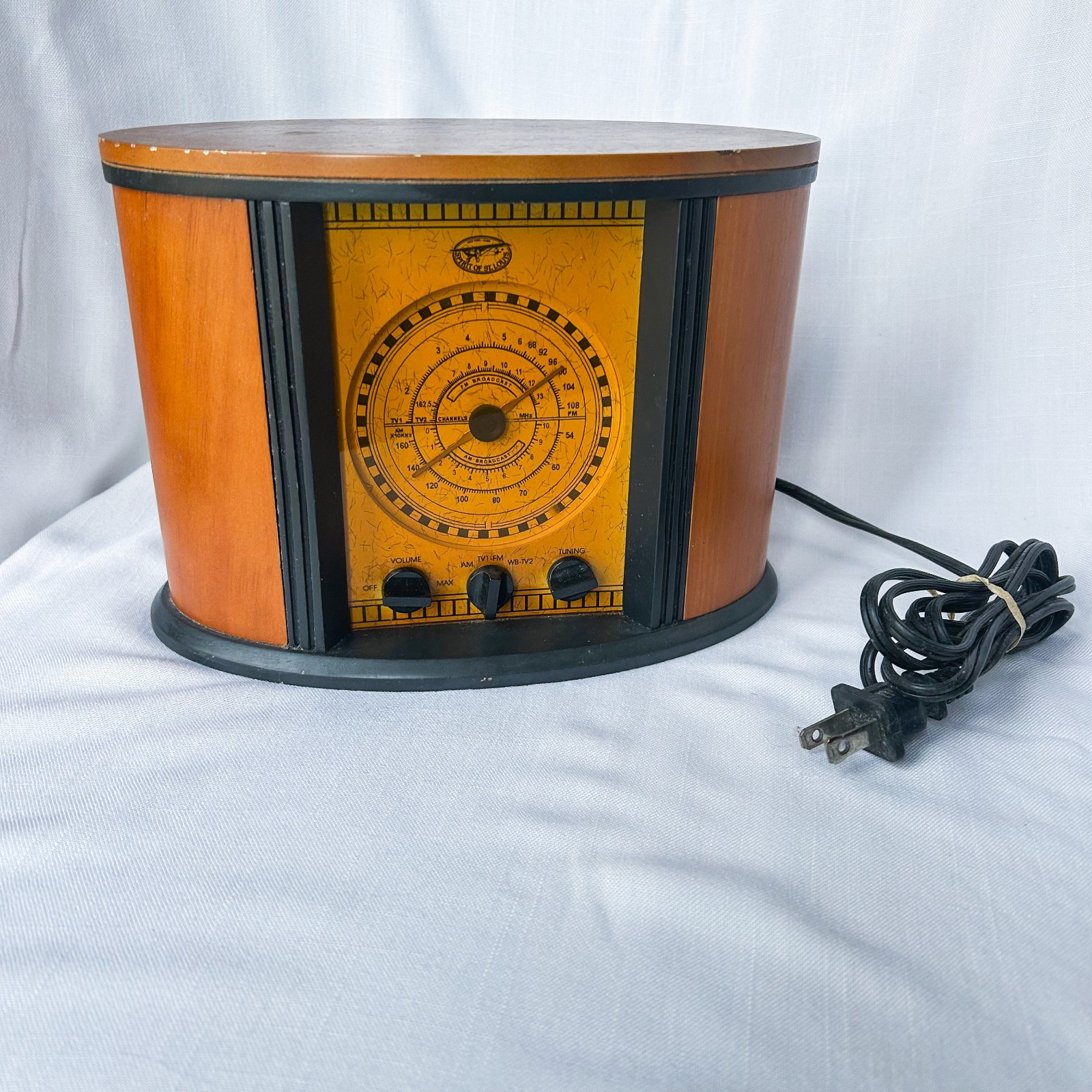 Milano Spirit of St. Louis Vintage Style Radio, AM/FM/TV1-FM/WB-TV2, Works