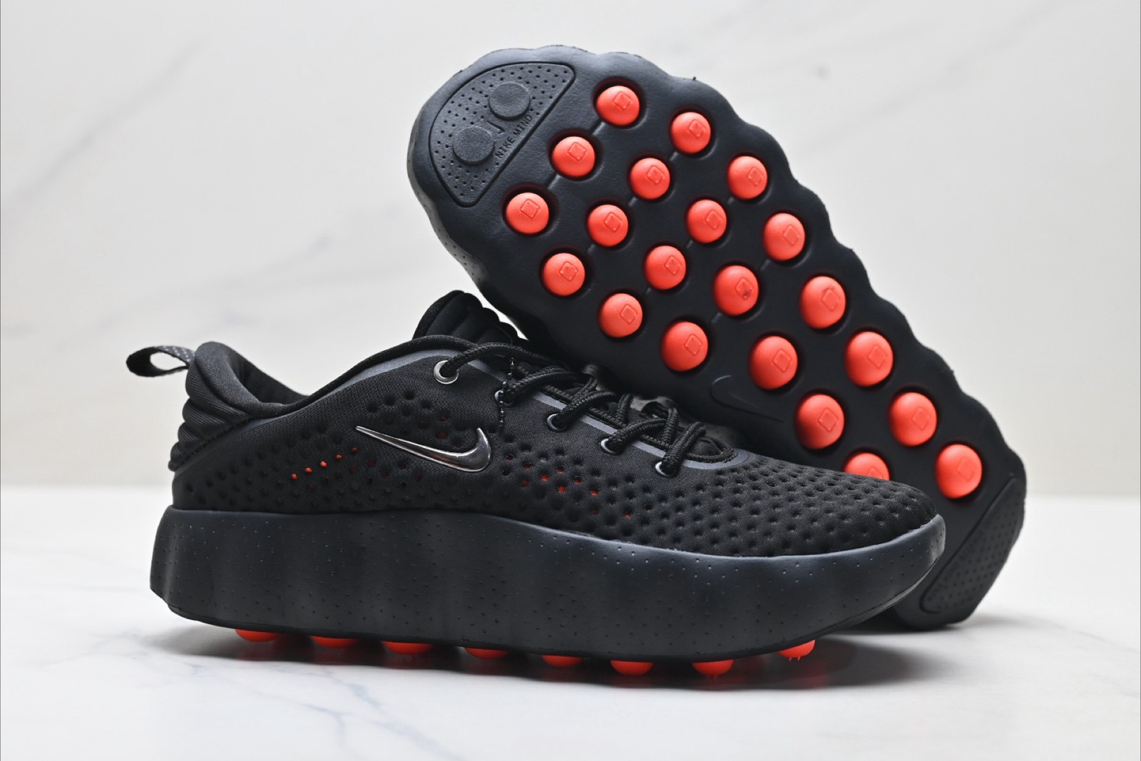 Mind 002 Black Hyper Crimson HQ4308-001