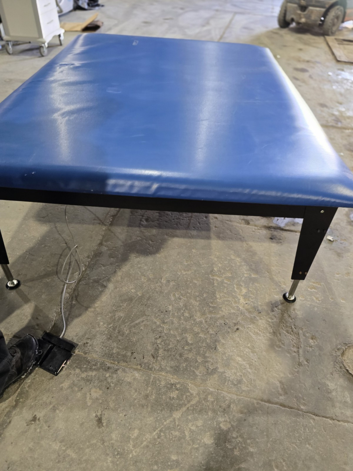 HI LOW  THERAPY MATT TABLE 7'x6'x30"  high   HAUSMAN  Power  TABLE
