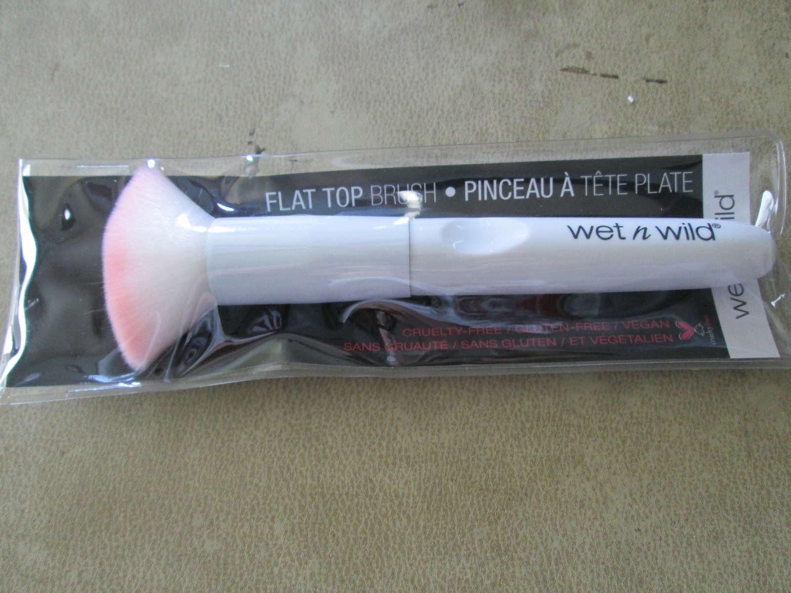 Wet N Wild Flat Top Brush NEW