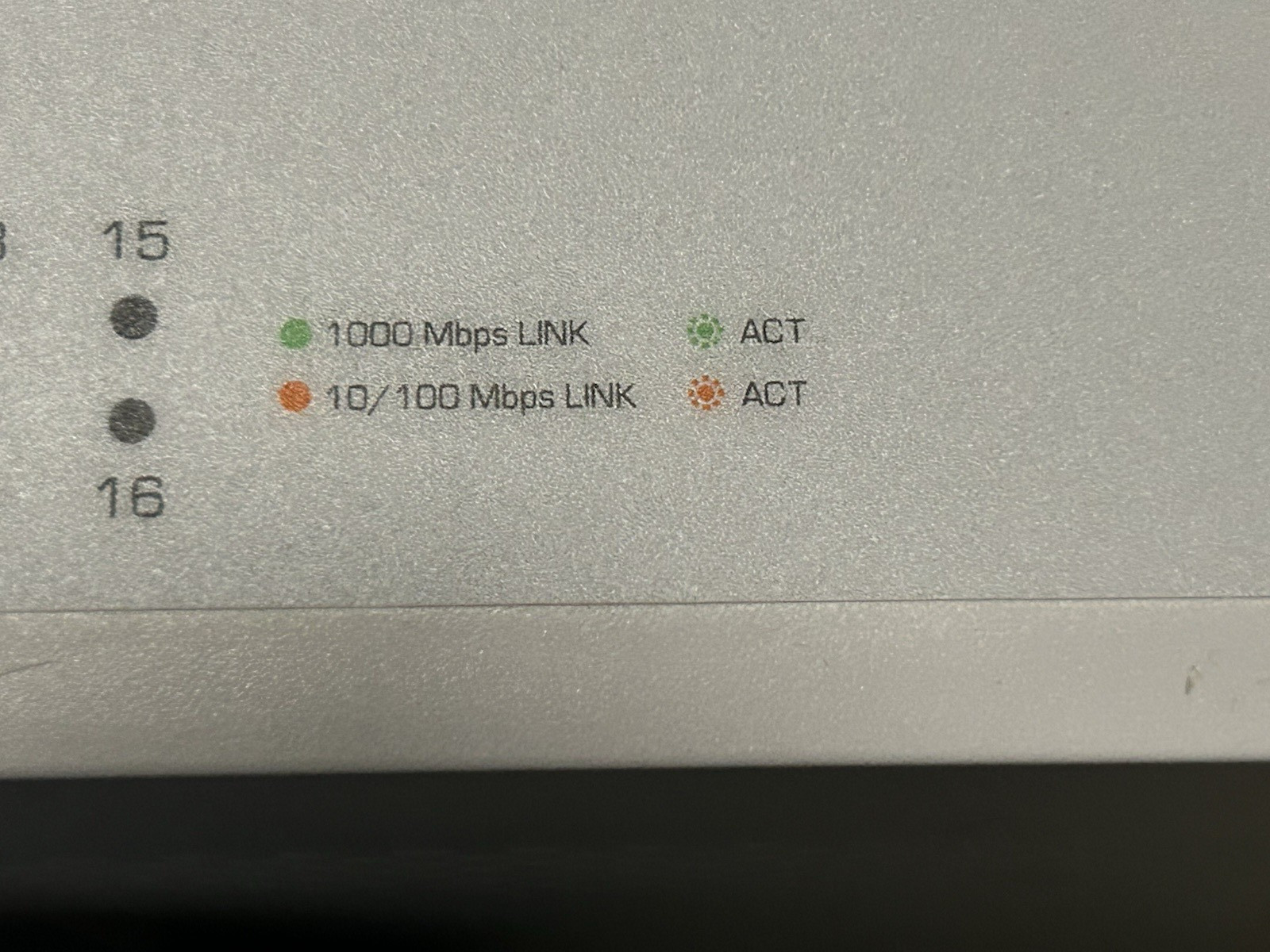 Switch Ethernet Trendnet 16 Port Model TEG-S16D Used White