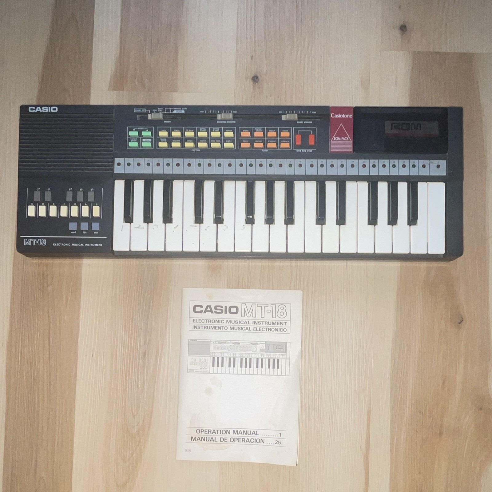 Casio Casiotone MT-18 32-Key Electronic Keyboard, Battery, Speaker, ROM