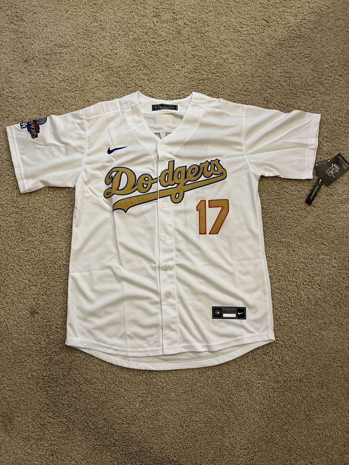 sNWT Shohei Ohtani Dodgers Men's Small Champions 2025 White-Gold Jersey #17