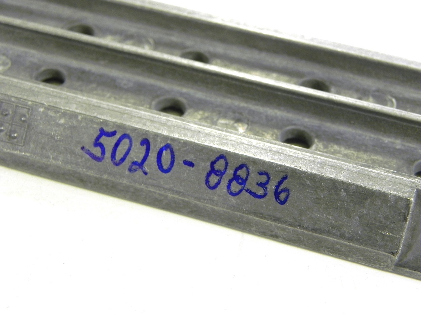 Keysight 5020-8836 Strut Corner 15"
