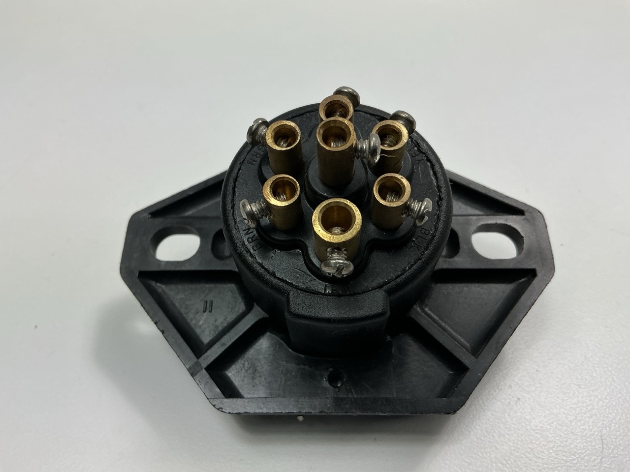 PHILLIPS 16-720 Sta-Dry 7-Way Nylon Receptacle Split Pin Socket Connector