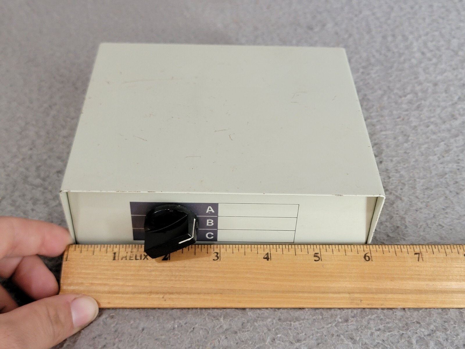 Data Transfer A-B-C Switch Box with 25-Pin Input / Output Connector Untested