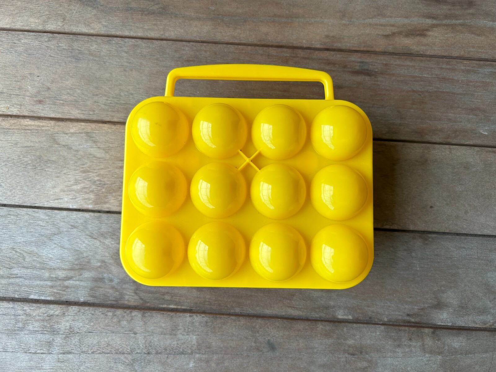 Plastic Yellow 12 Egg Carrier For Traveling,Camping