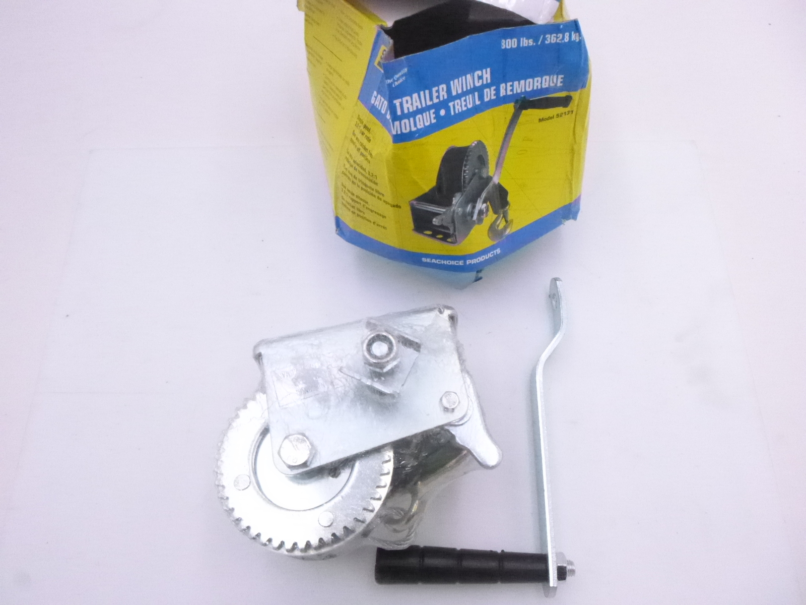 SEACHOICE 52131 Manual Trailer Winch With Strap 800lbs. 2" x 16'